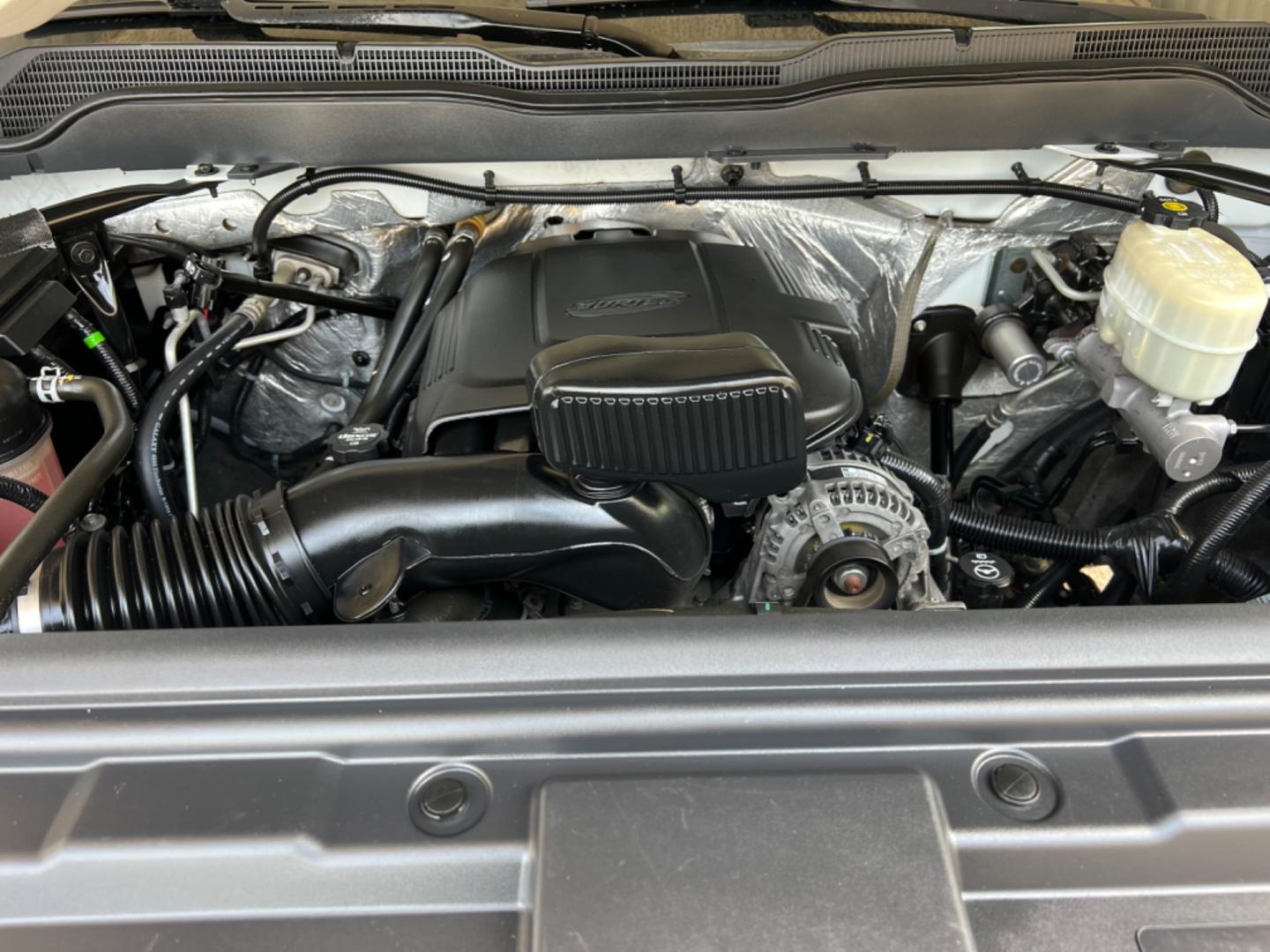 2017 White /Grey Chevrolet Silverado 2500HD LT (1GC1CVEG0HF) with an 6.0 V8 engine, Automatic transmission, located at 4520 Airline Hwy, Baton Rouge, LA, 70805, (225) 357-1497, 30.509325, -91.145432 - 2017 Chevy Silverado 2500HD Crew Cab LT 2WD **One Owner** 6.0 V8 Gas, 200K Miles, Power Windows, Locks, Mirrors & Seat, Cold A/C, Backup Camera, Spray In Bedliner, Tow Pkg. Small Dent In Bed (See Pic). FOR INFO PLEASE CONTACT JEFF AT 225 357-1497 CHECK OUT OUR A+ RATING WITH THE BETTER BUSINESS BU - Photo#8